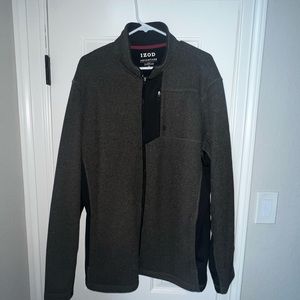 IZOD Advantage Performance with Natural stretch in size XL.